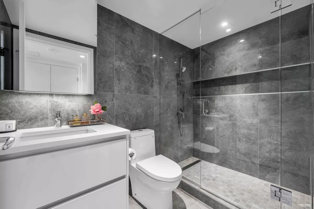 Bedroom 3 Photo of 522 6328 No. 3 Road, Richmond, BC