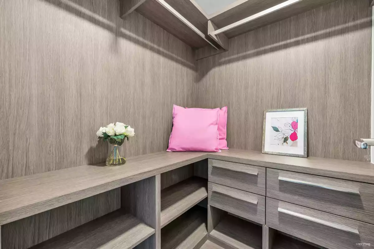 Bedroom 4 Photo of 522 6328 No. 3 Road, Richmond, BC