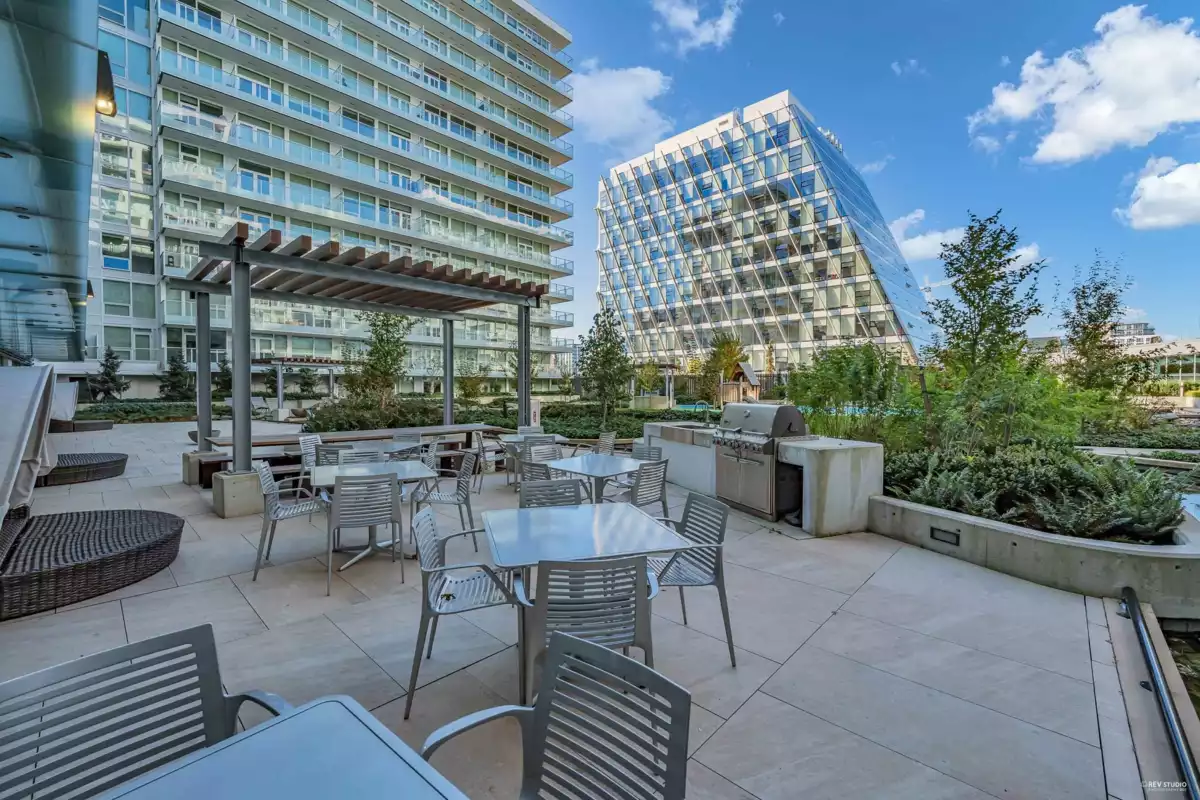 Hallway Photo of 522 6328 No. 3 Road, Richmond, BC