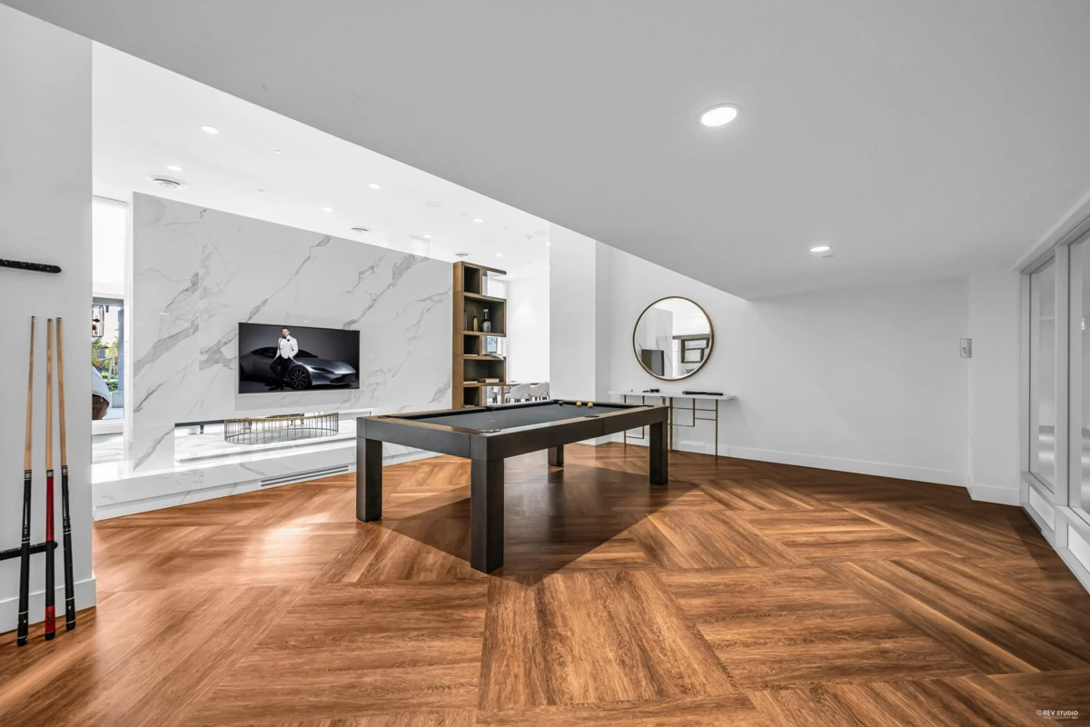 Laundry Room Photo of 522 6328 No. 3 Road, Richmond, BC