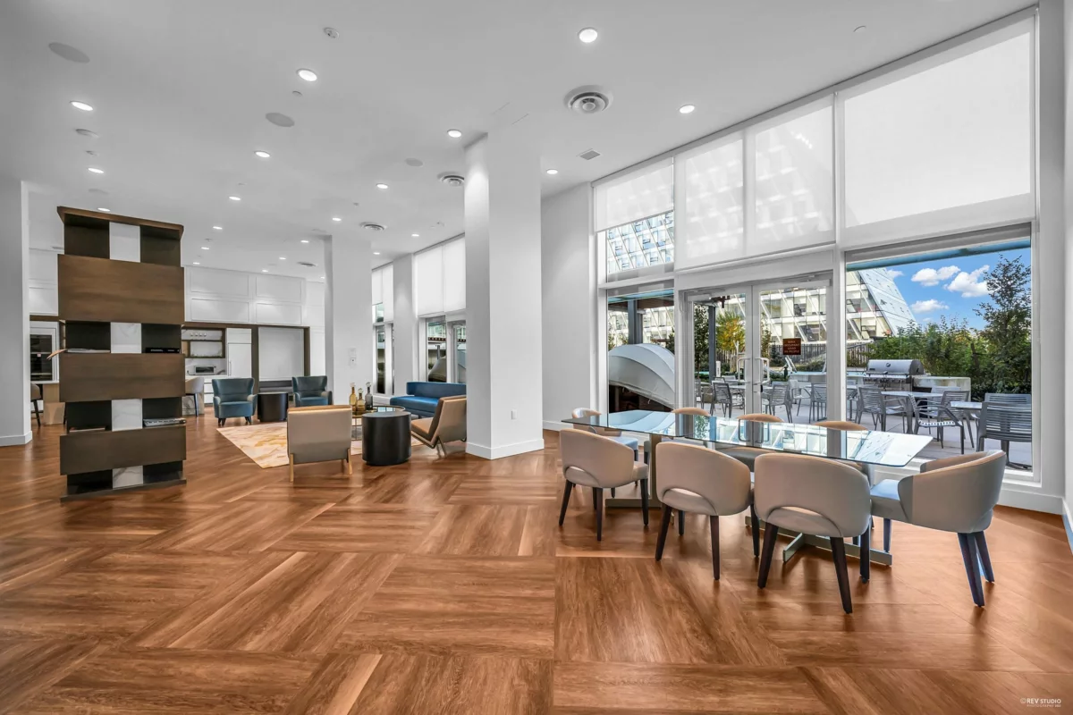 Loft / Bonus Room Photo of 522 6328 No. 3 Road, Richmond, BC