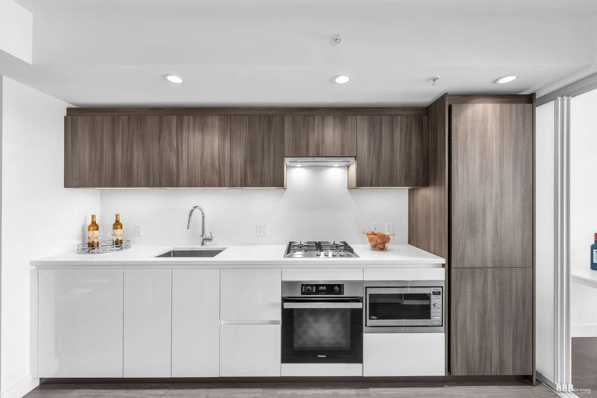 Walk-In Closet Photo of 522 6328 No. 3 Road, Richmond, BC