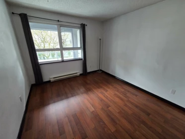 Dining Area Photo of 302 921 Thurlow Street, Vancouver, BC