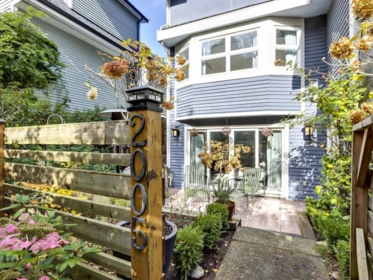 2005 W 15th Avenue, Vancouver, BC, Vancouver — Townhouse for sale