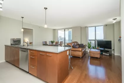 2103 4333 Central Boulevard, Burnaby, BC, Burnaby — Apartment/Condo for sale