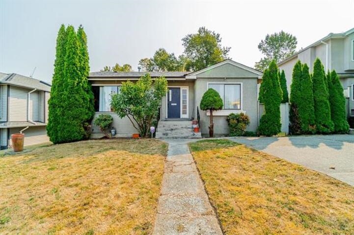 Family Room Photo of 2720 Boundary Road, Burnaby, BC
