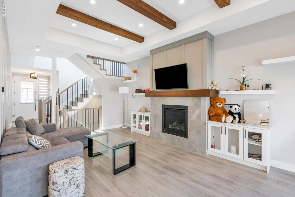 Dining Area Photo of 33 4217 Old Clayburn Road, Abbotsford, BC