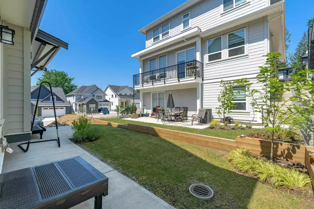 Hot Tub / Spa Photo of 33 4217 Old Clayburn Road, Abbotsford, BC