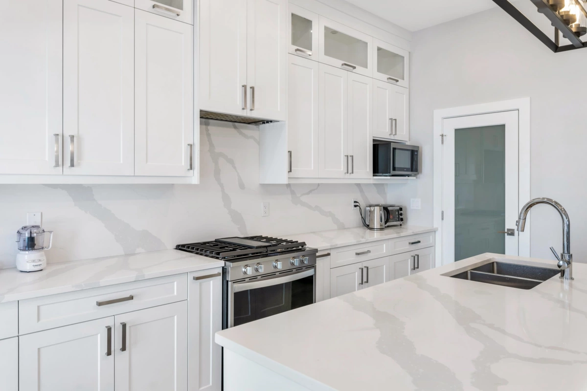 Primary Bathroom Photo of 33 4217 Old Clayburn Road, Abbotsford, BC