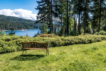 7711 Redrooffs Road, Halfmoon Bay, BC, Halfmoon Bay — Single Family Residence for sale
