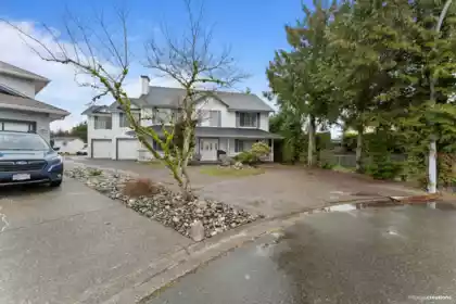 8883 157 Street, Surrey, BC, Surrey — Single Family Residence for sale