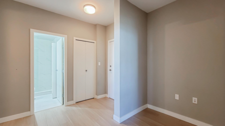 Entry Foyer Photo of 9388 Tomicki Ave & Odlin Road, Richmond, BC