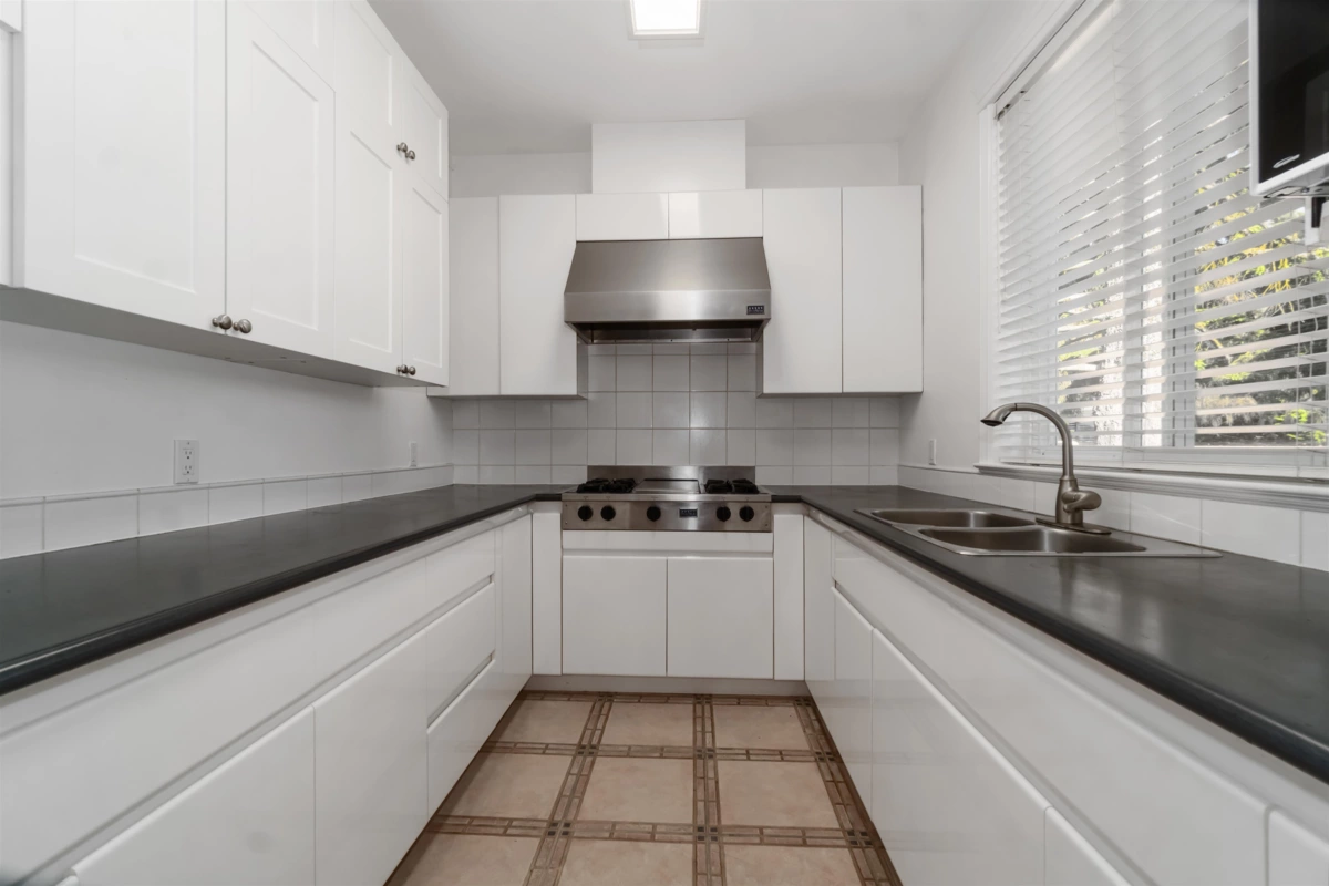 Primary Bathroom Photo of 7483 Government Road, Burnaby, BC