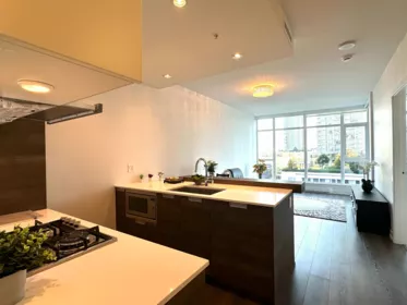 710 4688 Kingsway, Burnaby, BC, Burnaby — Apartment/Condo for sale