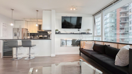 2705 689 Abbott Street, Vancouver, BC