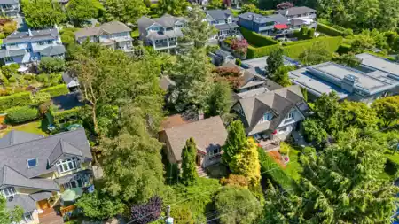 1869 Duchess Avenue, West Vancouver, BC, West Vancouver — Single Family Residence for sale