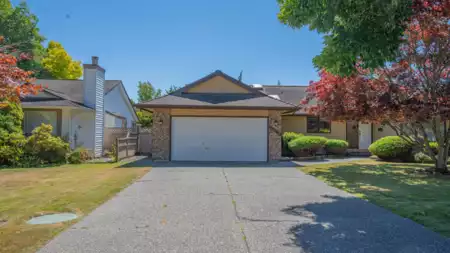 Backyard Photo of 14076 19a Avenue, Surrey, BC