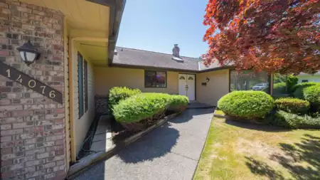Front Yard Photo of 14076 19a Avenue, Surrey, BC