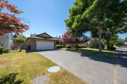 Garage Interior Photo of 14076 19a Avenue, Surrey, BC