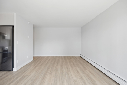 306 145 St. Georges Avenue, North Vancouver, BC, North Vancouver — Apartment/Condo for sale