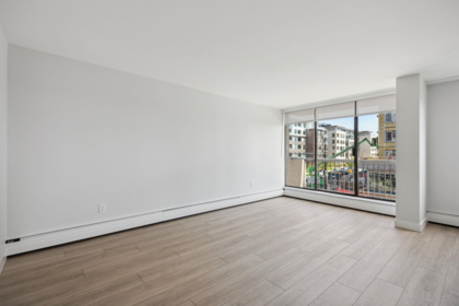 306 145 St. Georges Avenue, North Vancouver, BC, North Vancouver — Apartment/Condo for sale