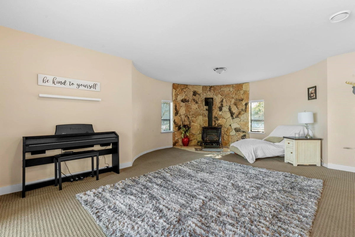 Guest Bathroom Photo of 9233 Hayward Street, Mission, BC