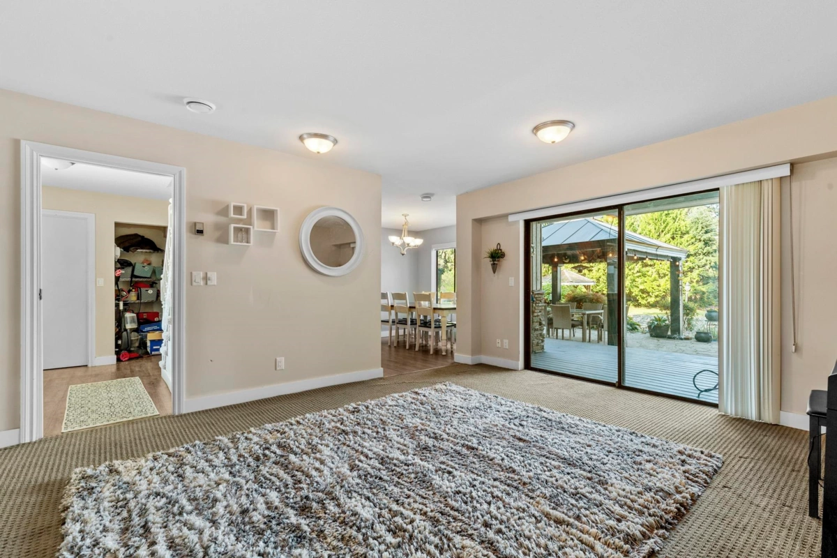 Kitchen Photo of 9233 Hayward Street, Mission, BC