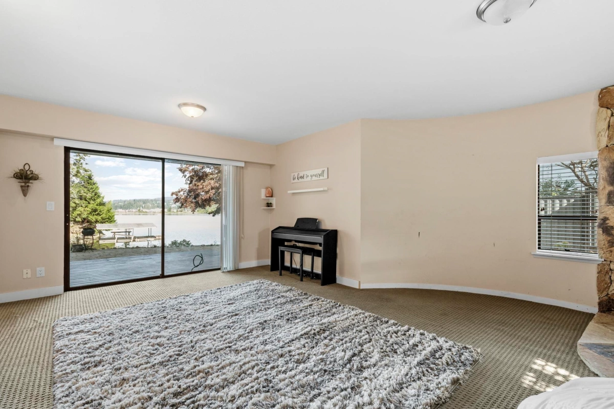 Powder Room Photo of 9233 Hayward Street, Mission, BC