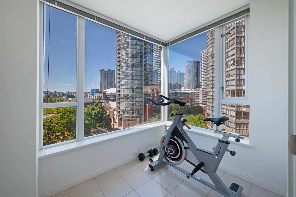 Breakfast Nook Photo of 802 550 Taylor Street, Vancouver, BC