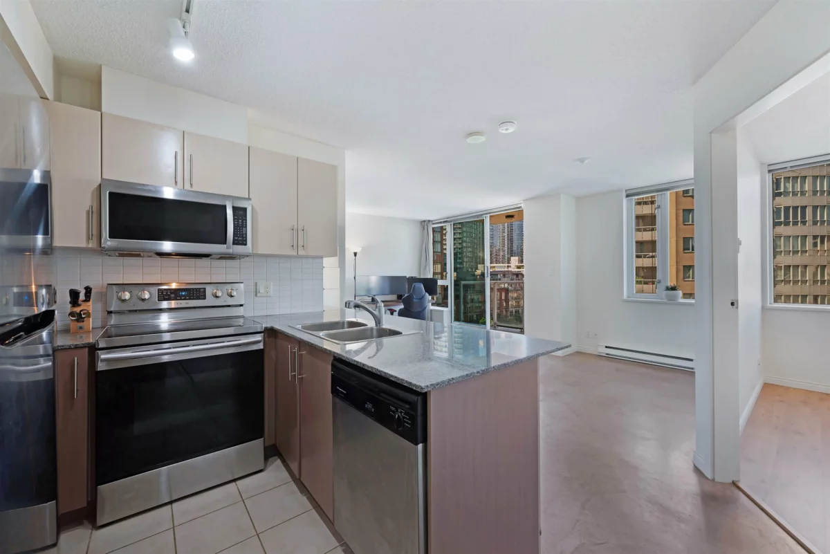Kitchen Photo of 802 550 Taylor Street, Vancouver, BC