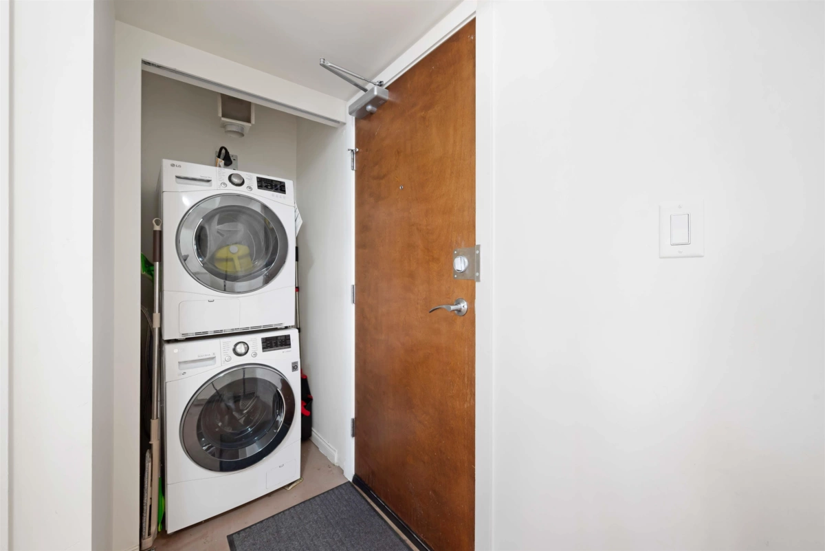 Primary Bathroom Photo of 802 550 Taylor Street, Vancouver, BC