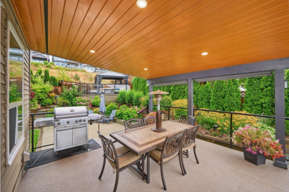 Swimming Pool Photo of 10108 246a Street, Maple Ridge, BC