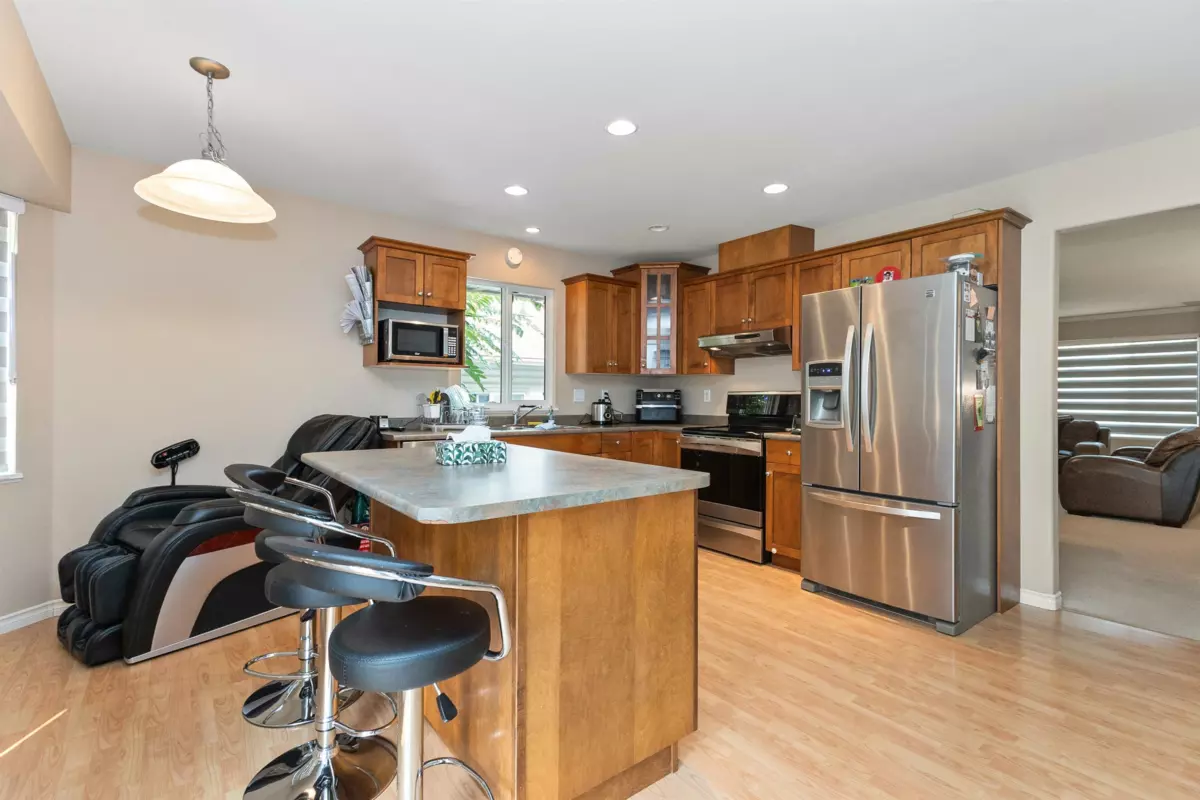 Breakfast Nook Photo of 34463 Lariat Place, Abbotsford, BC