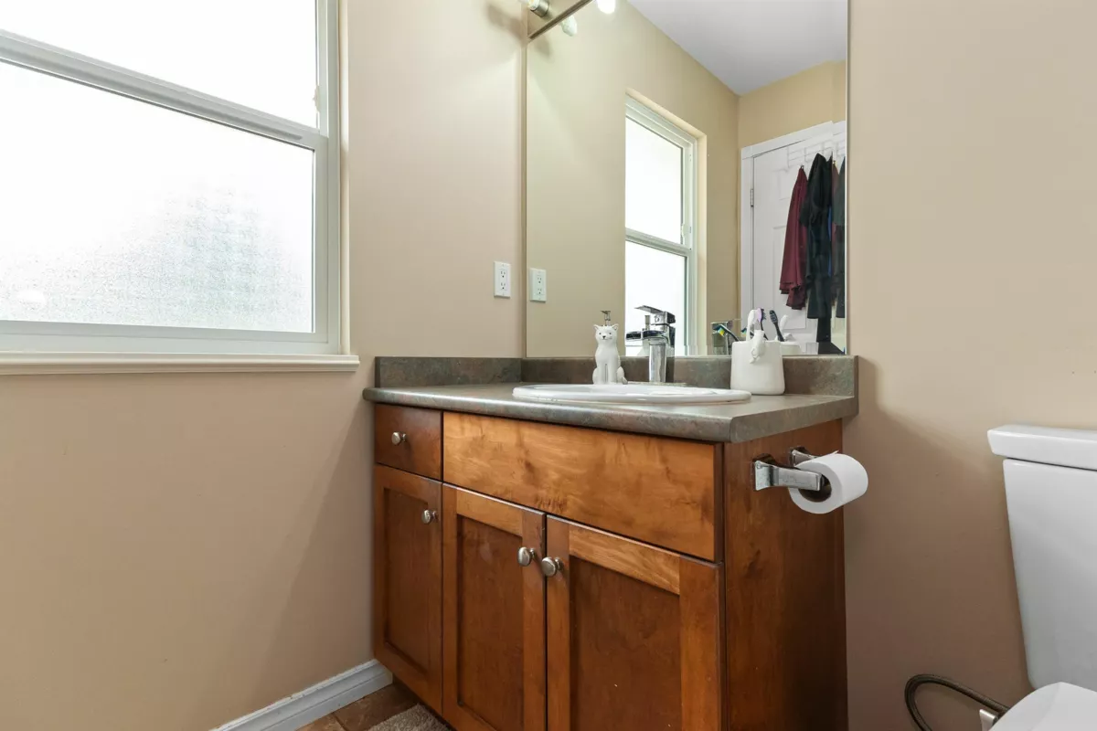 Guest Bathroom Photo of 34463 Lariat Place, Abbotsford, BC