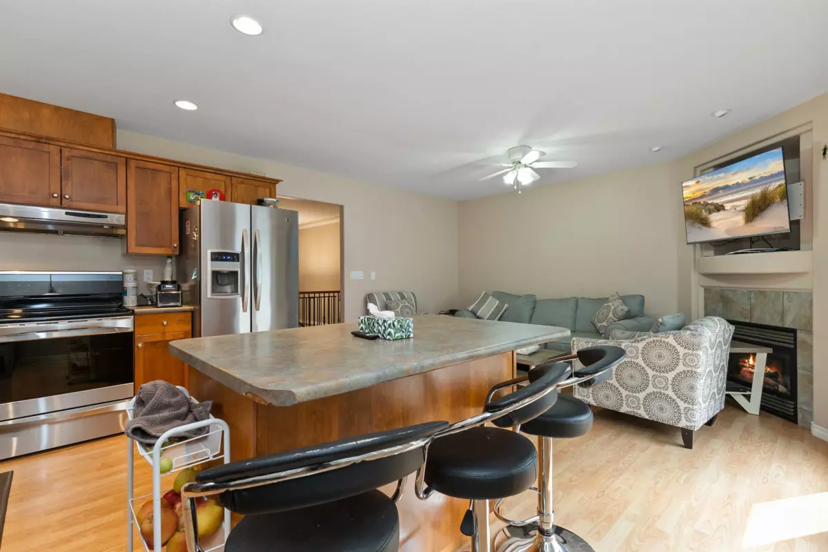 Primary Bedroom Photo of 34463 Lariat Place, Abbotsford, BC