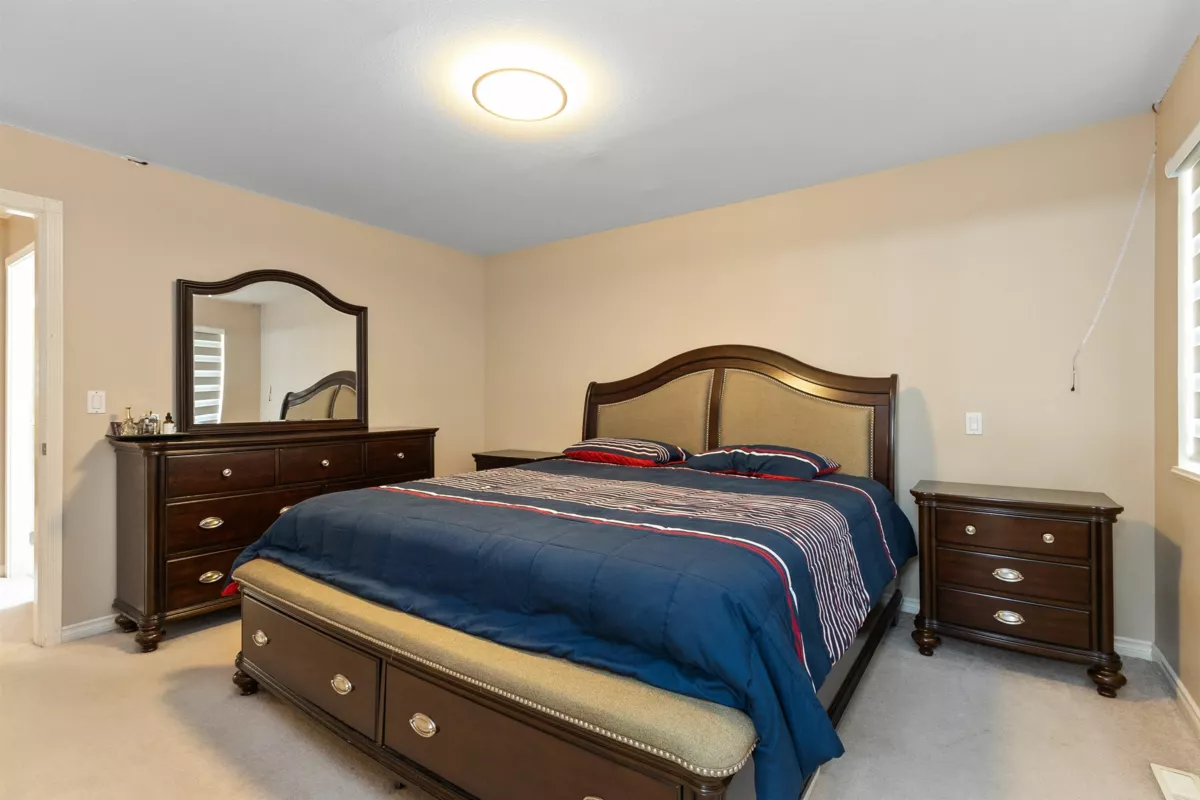 Walk-In Closet Photo of 34463 Lariat Place, Abbotsford, BC