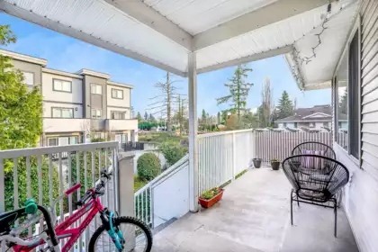 Guest Bathroom Photo of 407 13963 72 Avenue, Surrey, BC