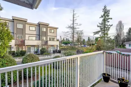 Powder Room Photo of 407 13963 72 Avenue, Surrey, BC