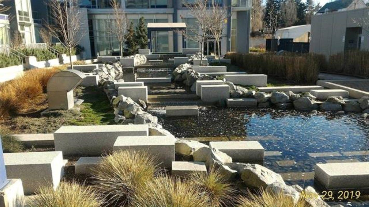 Powder Room Photo of 901 13750 100 Avenue, Surrey, BC