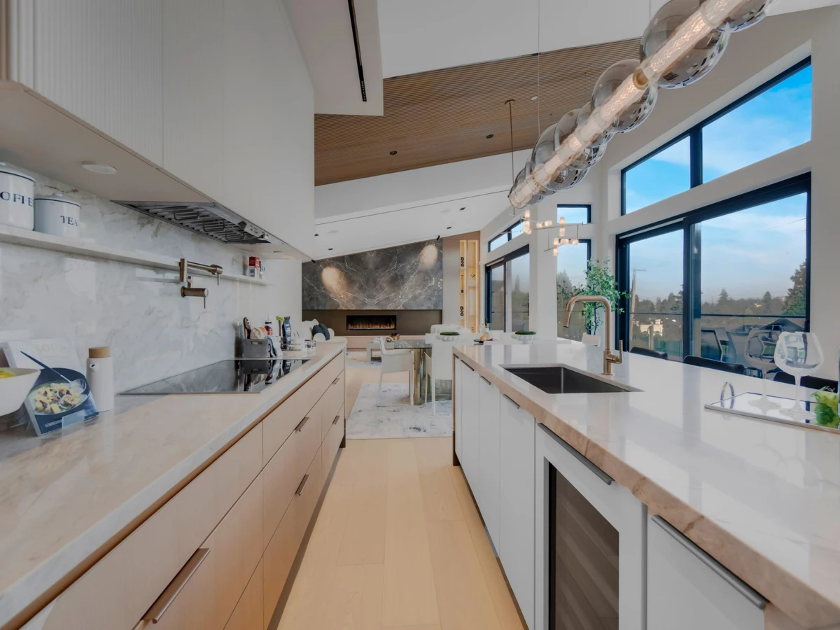 Guest Bathroom Photo of 2423 Mathers Avenue, West Vancouver, BC