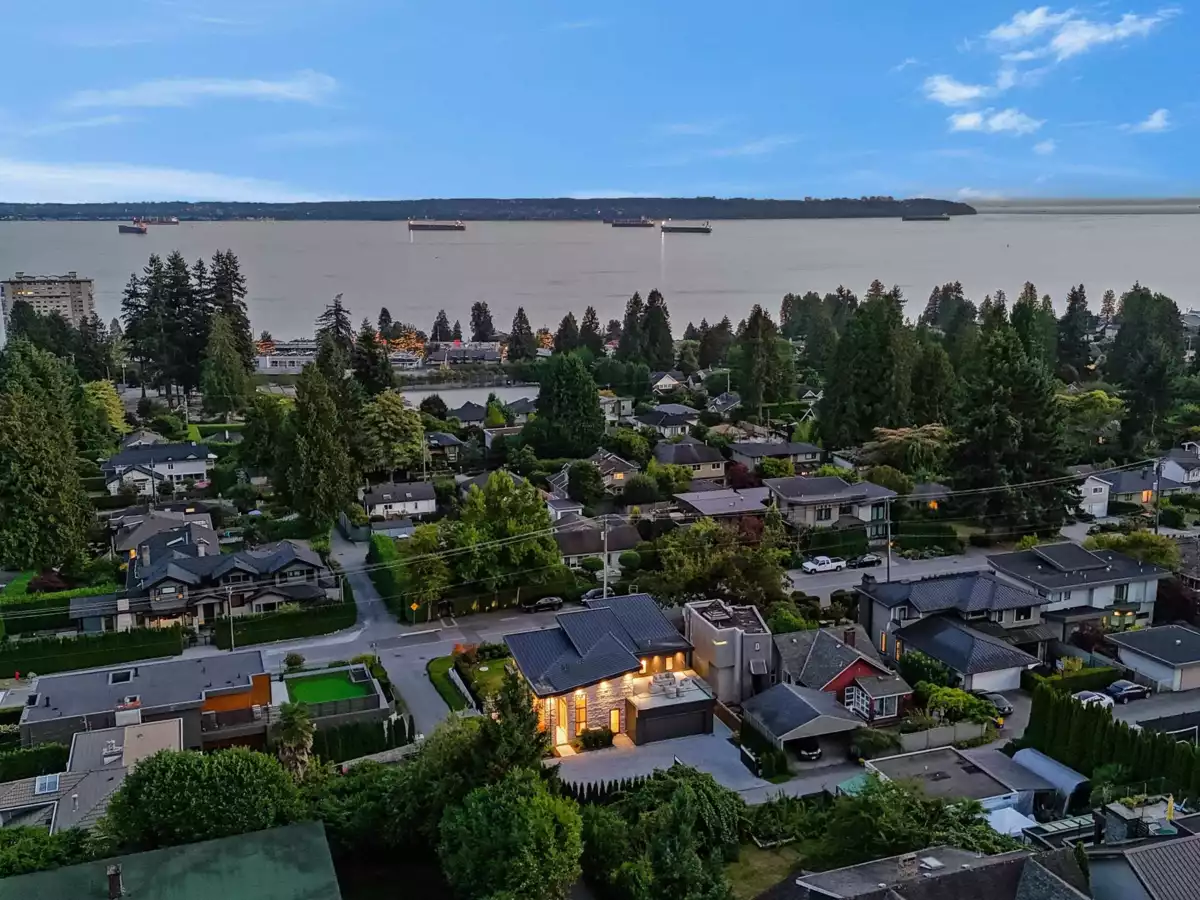 Neighborhood Park Photo Near 2423 Mathers Avenue, West Vancouver, BC