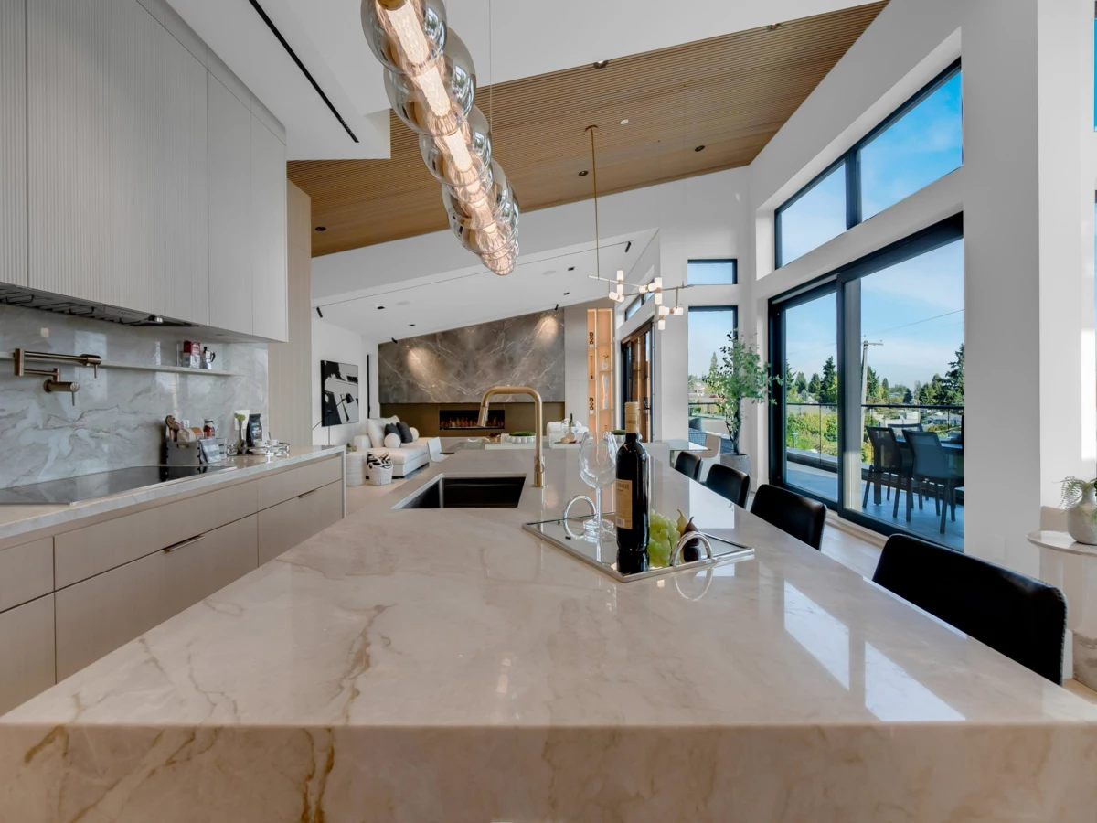 Powder Room Photo of 2423 Mathers Avenue, West Vancouver, BC