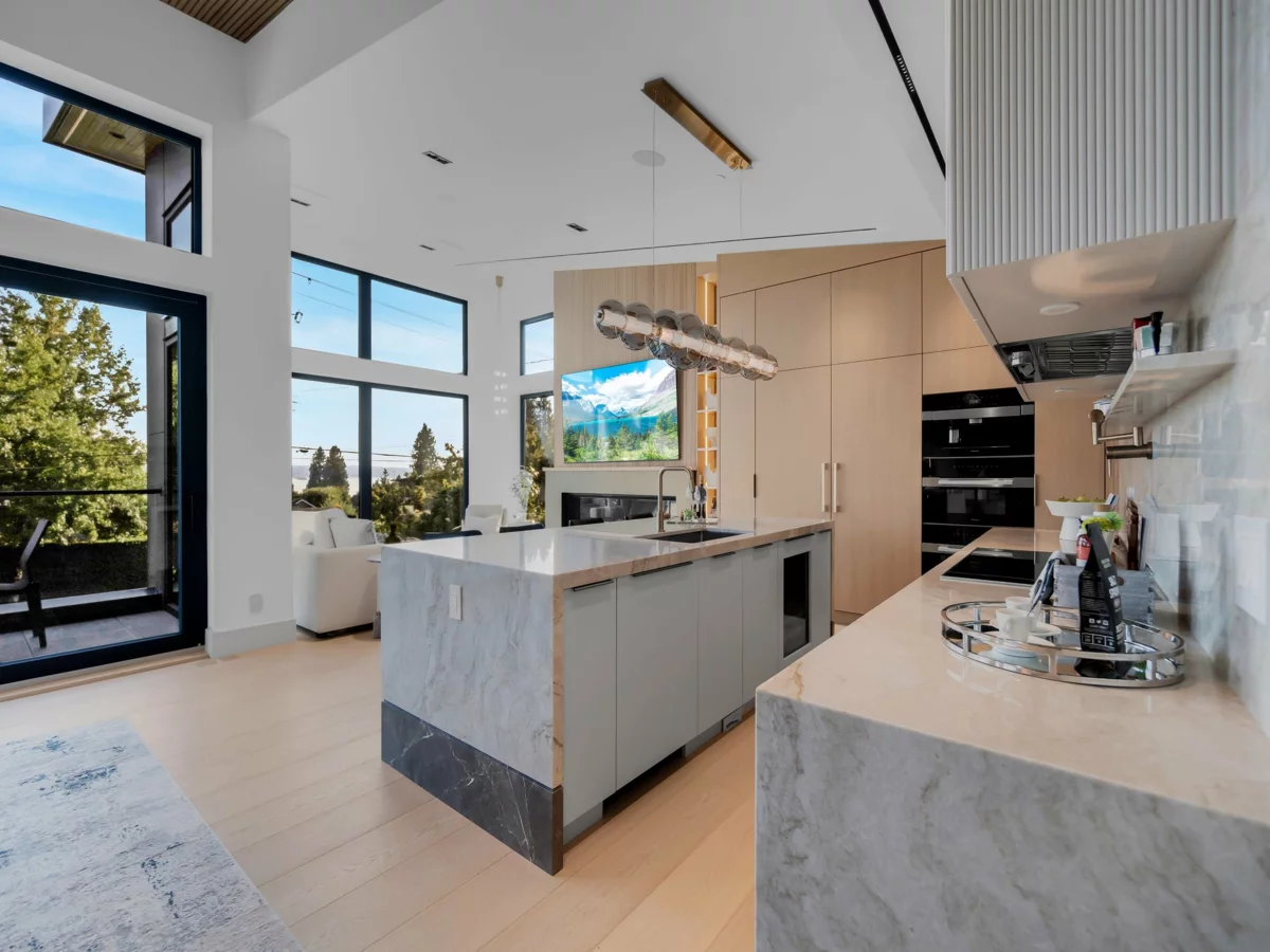 Primary Bedroom Photo of 2423 Mathers Avenue, West Vancouver, BC