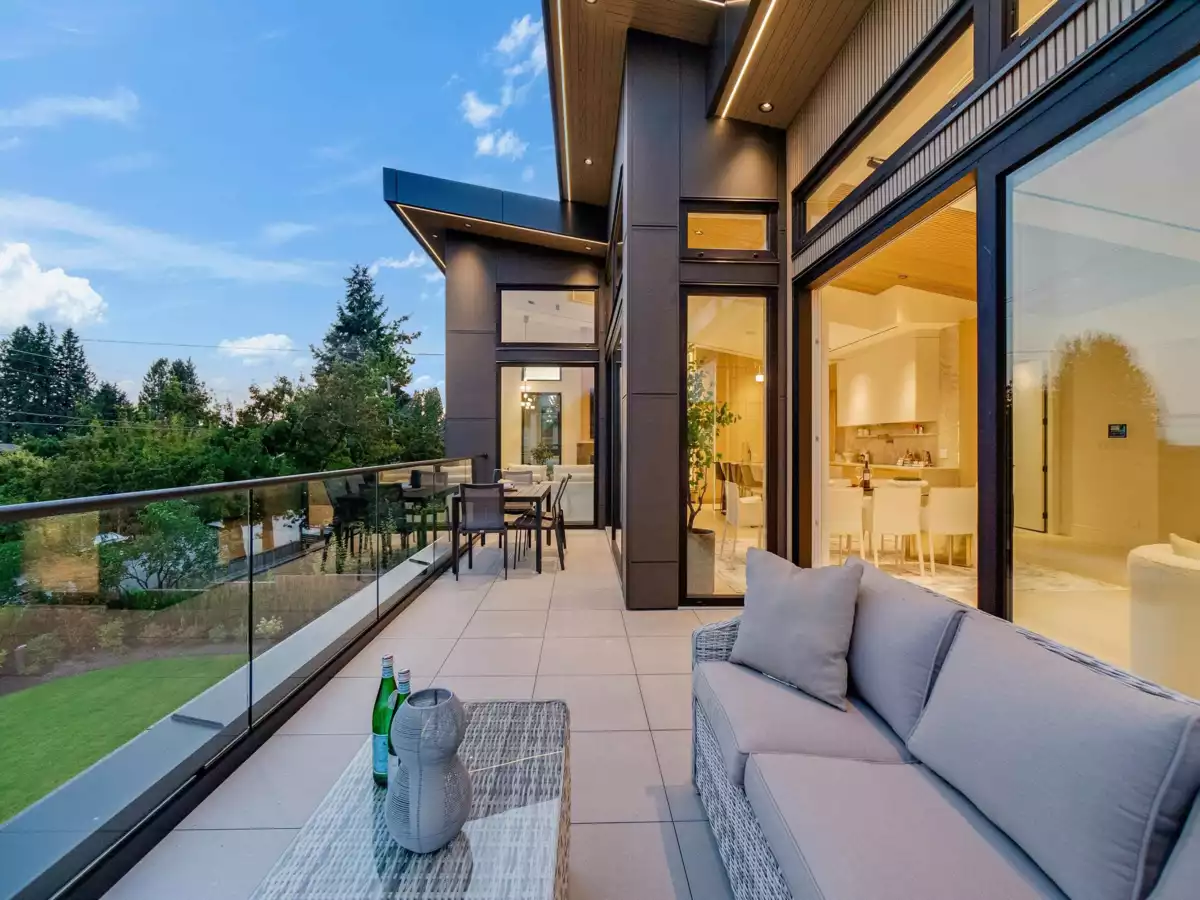 Swimming Pool Photo of 2423 Mathers Avenue, West Vancouver, BC