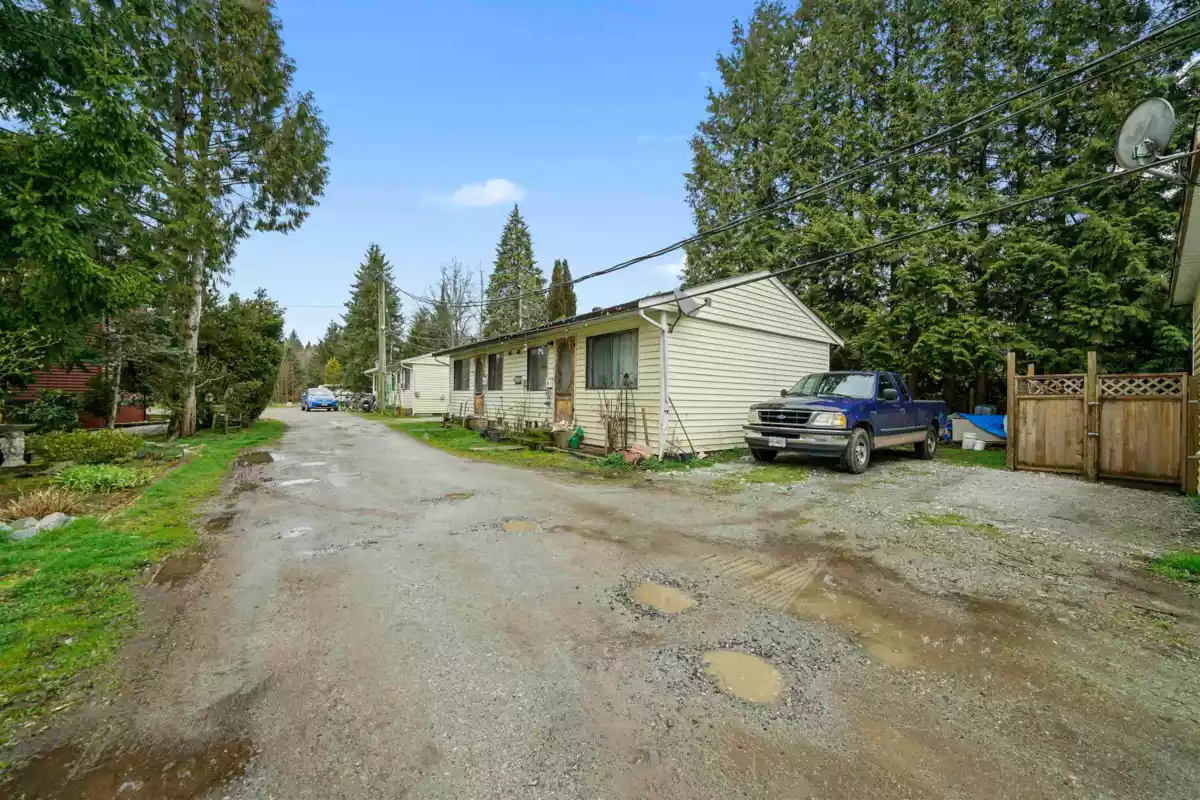 Basement Recreation Room Photo of 25491 Dewdney Trunk Road, Maple Ridge, BC