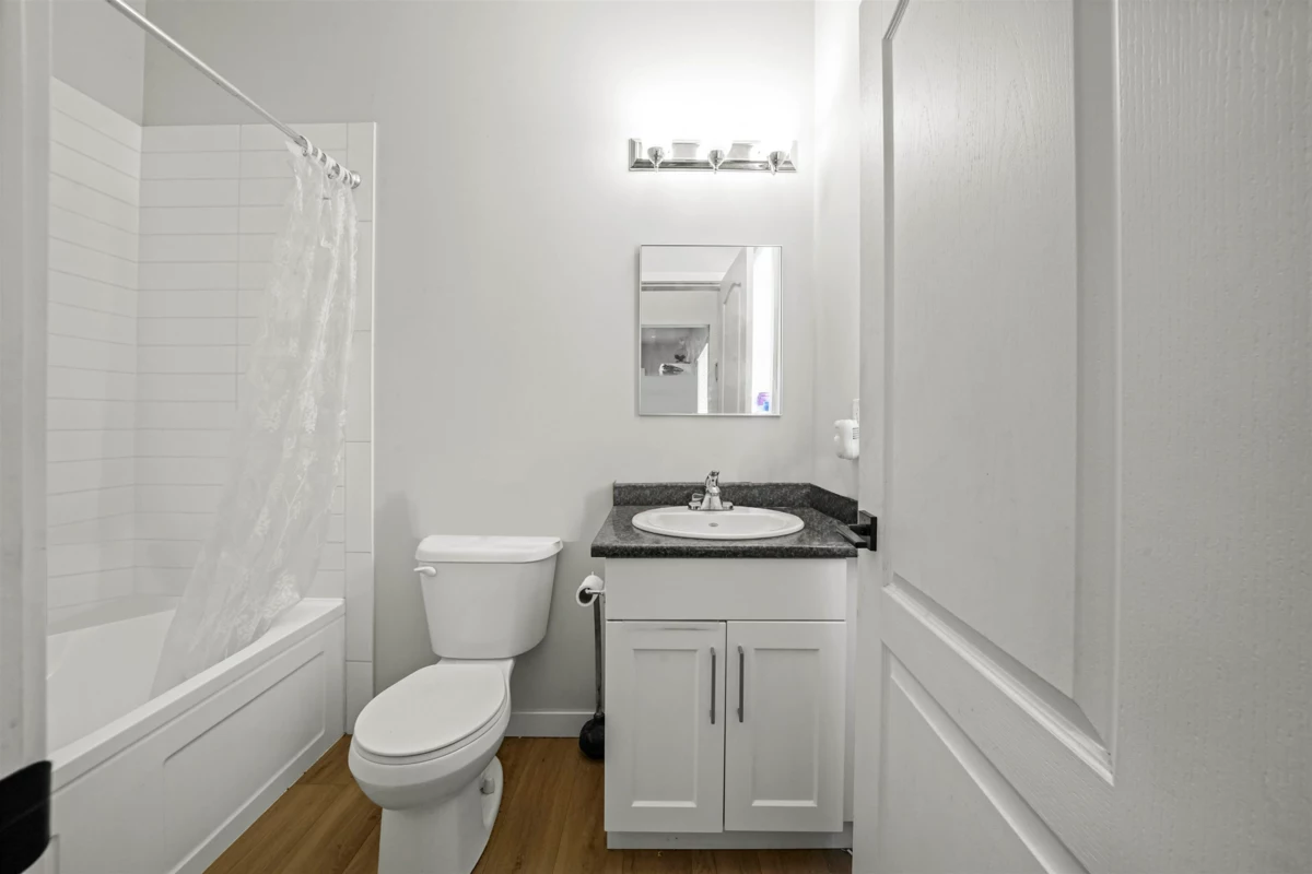 Kitchen Island Photo of 25491 Dewdney Trunk Road, Maple Ridge, BC