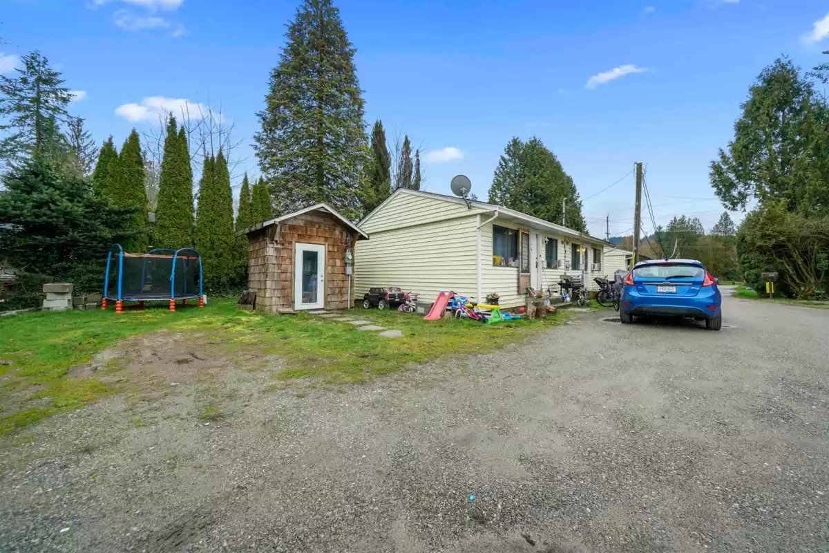 Mudroom Photo of 25491 Dewdney Trunk Road, Maple Ridge, BC