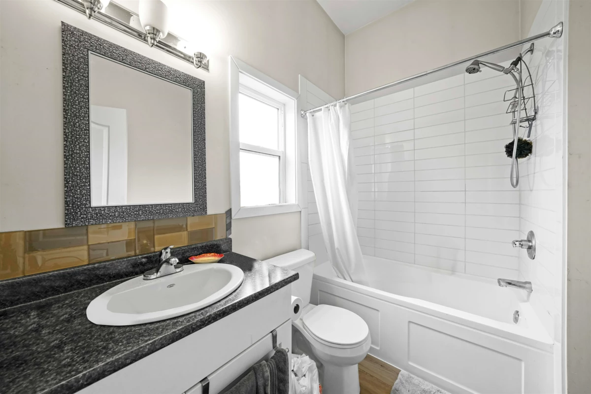 Primary Bedroom Photo of 25491 Dewdney Trunk Road, Maple Ridge, BC