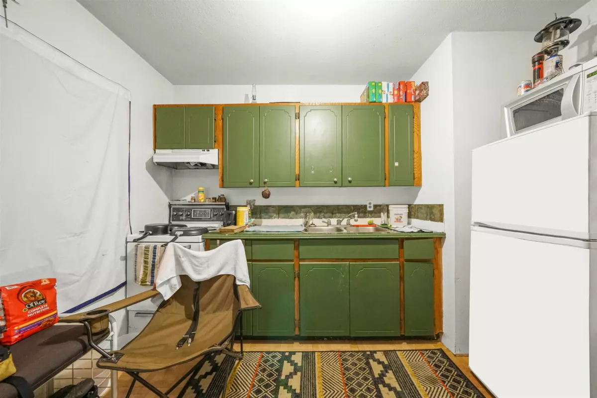 Swimming Pool Photo of 25491 Dewdney Trunk Road, Maple Ridge, BC