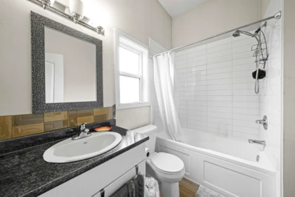 Primary Bedroom Photo of 25491 Dewdney Trunk Road, Maple Ridge, BC